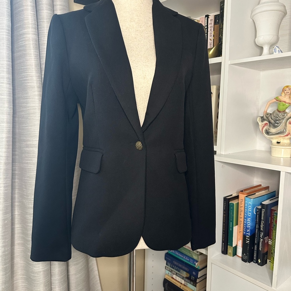 Mercer & Madison Elegant Black Blazer